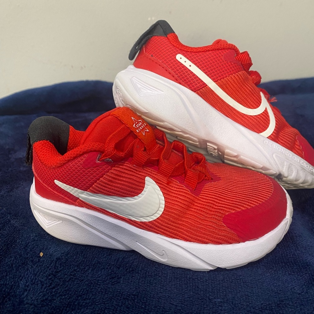 Nike Kids Red and White Sneakers- Team Hustle D
